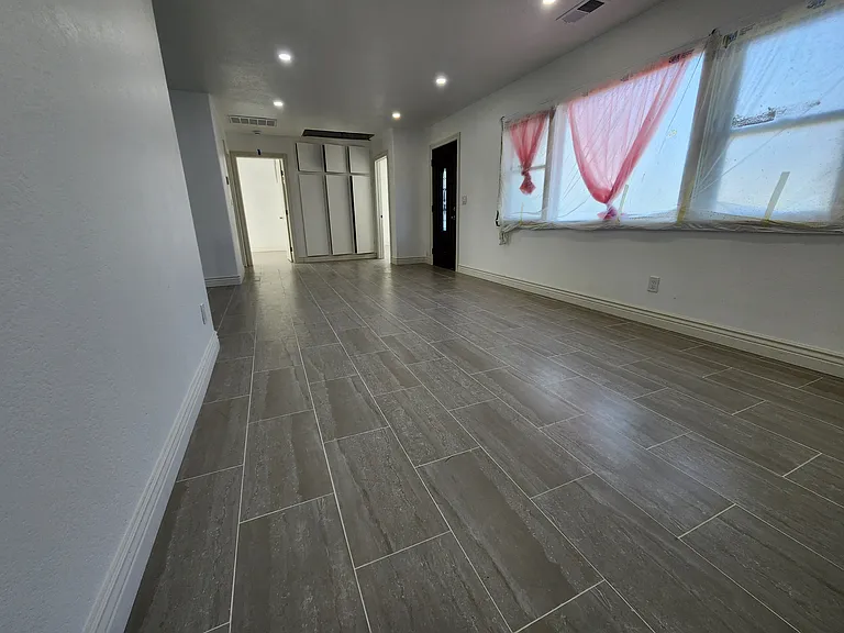 Sequoia St — Photo 12