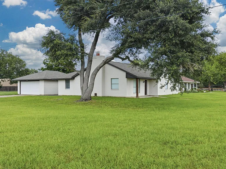 32242 Sky Lakes Dr — Photo 3