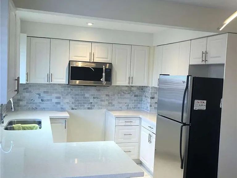 2295 Marine Dr #8 — Photo 6