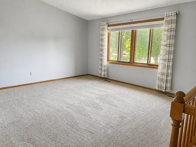 3 bed, 2.0 bath, 1560 sqft, $2,395 — Photo 2