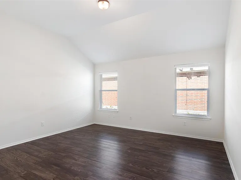 1117 Alexandria Way — Photo 17