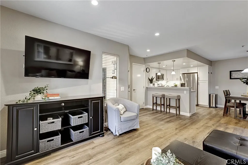 1 bed, 678 sqft, $3,495 — Photo 4