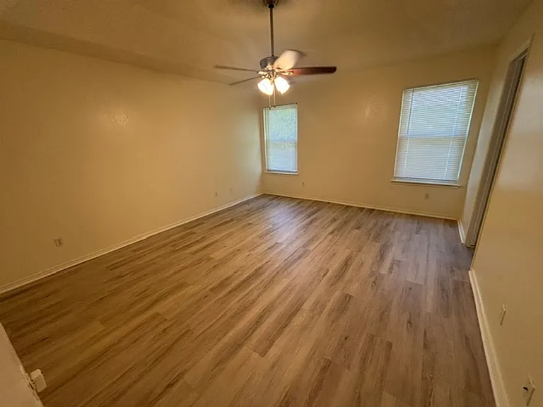 8728 Elbe Trl — Photo 10