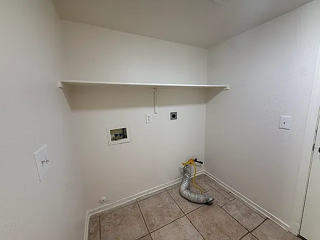 6109 Crockery St — Photo 8
