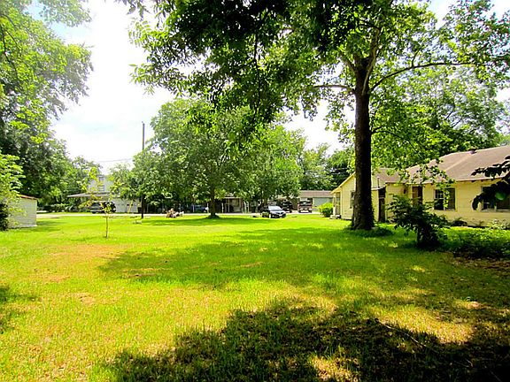 LARGE LOTS WITH MATURE TREES!