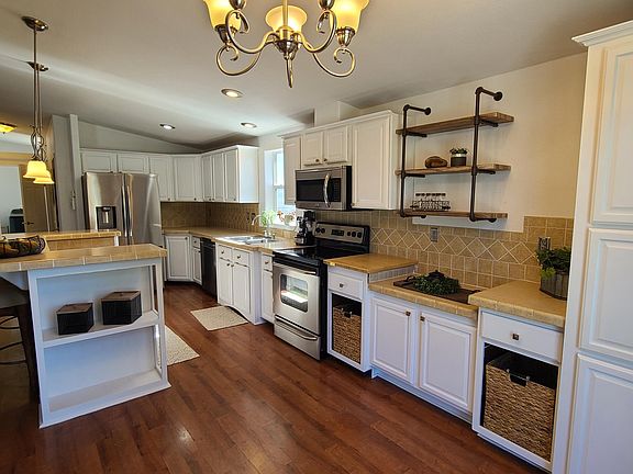 3rd image of 6710 Jake Rd