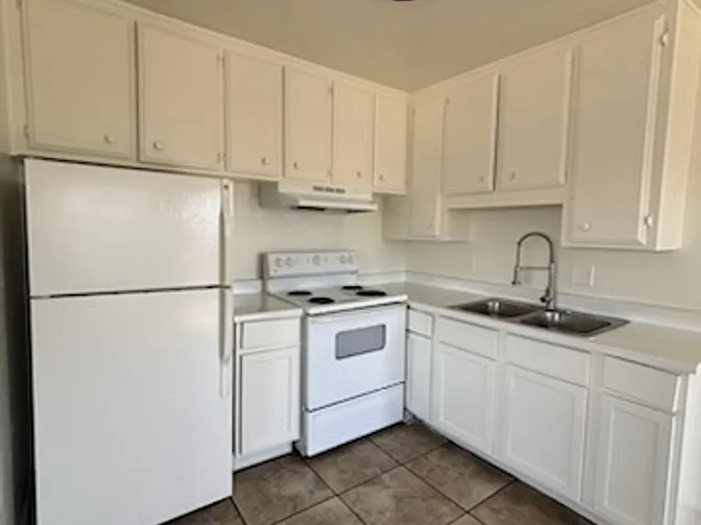 720 Aster Ln — Photo 8