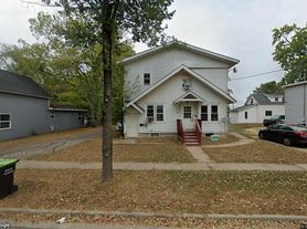 309 13th Ave W, Menomonie, WI