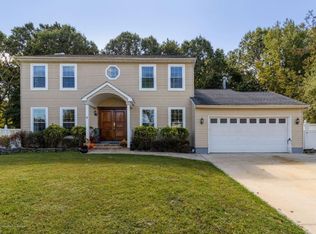 32 Marc Dr, Howell, NJ 07731