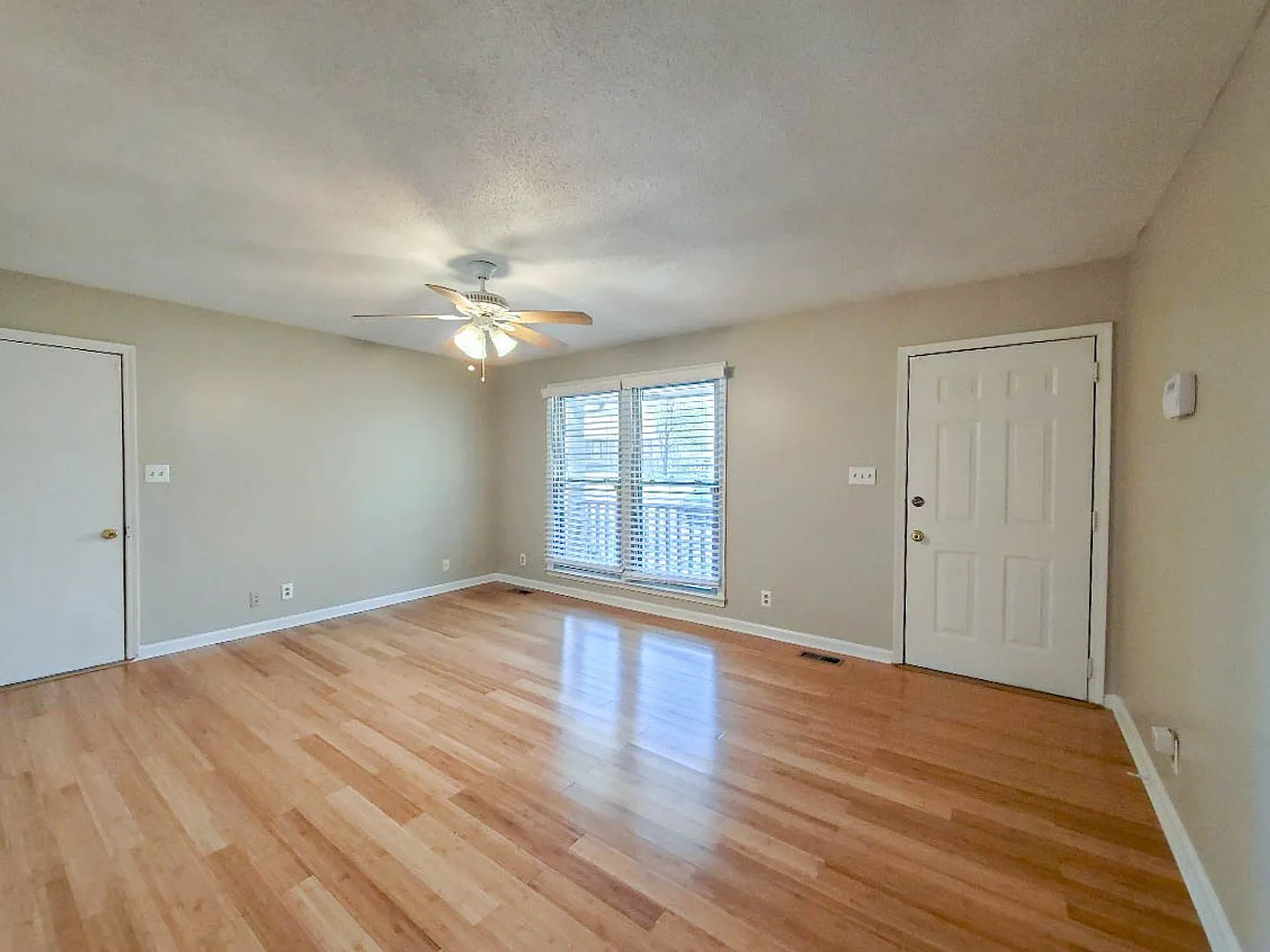 Pet Friendly Three Bedroom! — Photo 4