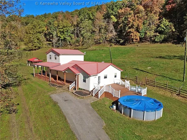 46 Granny Field Ln, Salt Rock, WV 25559