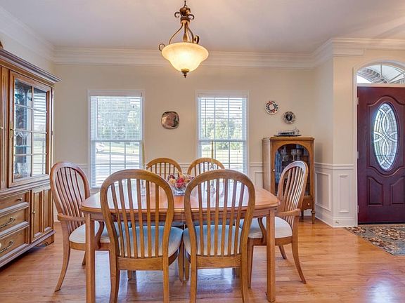 5th image of 277 Southridge Dr