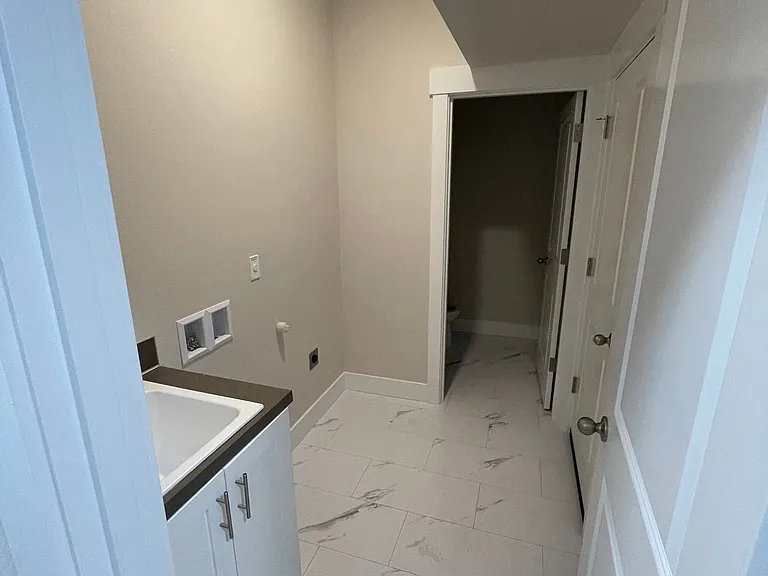 1401 Hardcastle Ave — Photo 12