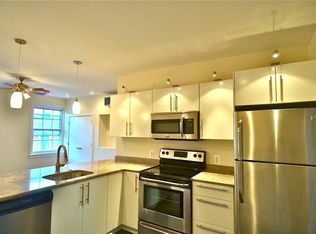 1819 Spruce St APT 4F, Philadelphia, PA 19103
