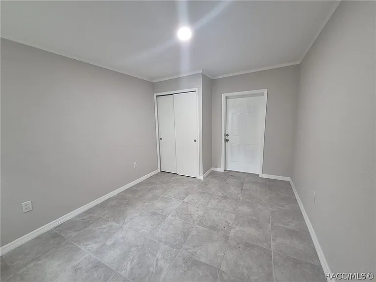 15 N Washington St — Photo 9