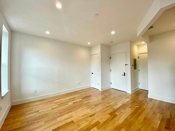 3rd image of 147 W 130th St #4BB