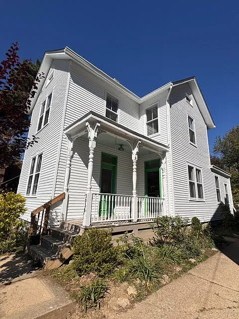 4 bed, 1684 sqft, $2,300 — Photo 2