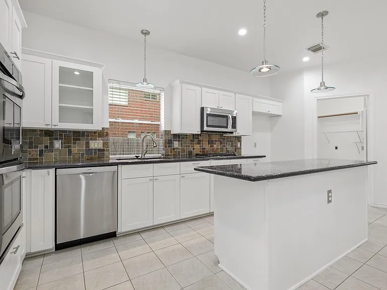 210 Wilkins Xing — Photo 13