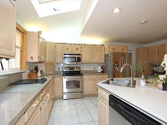 3rd image of 2534 Ashton Ct