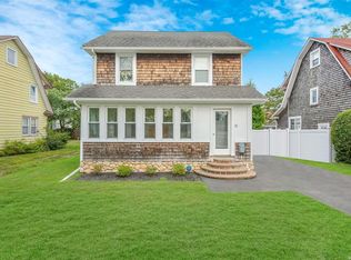 21 Mansfield Rd, Babylon, NY 11702