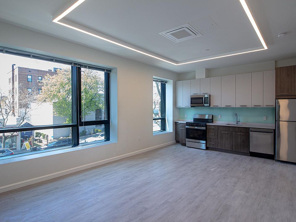 1st image of 1912 Palmer Ave #301