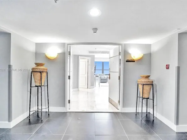 5225 Collins Ave #Penthouse 7, Miami Beach, FL 33140