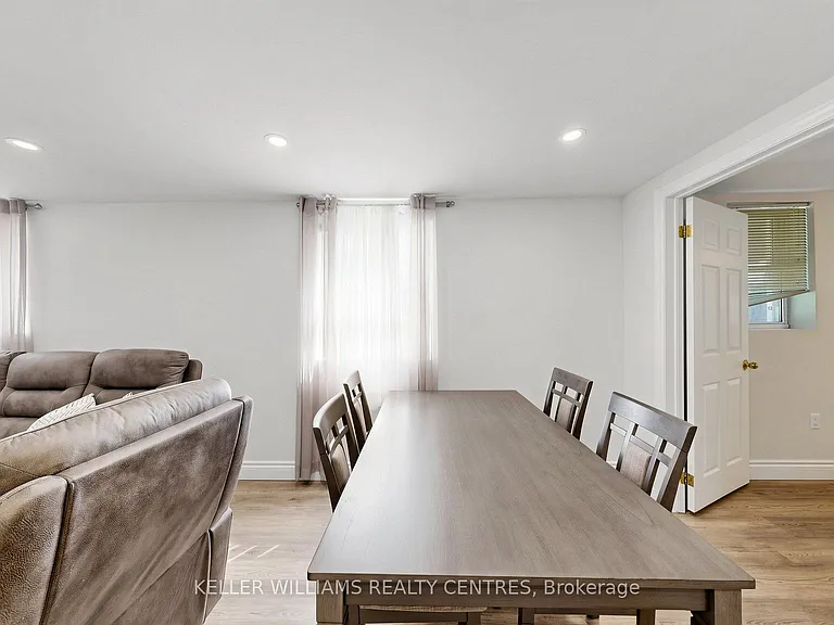 185 Newton St #LOWER — Photo 15