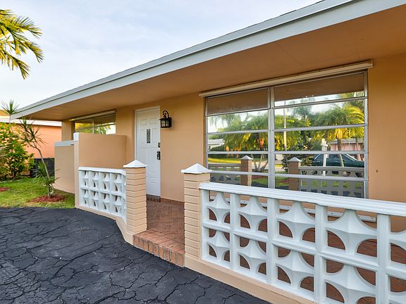 4th image of 8680 NW 27th Pl