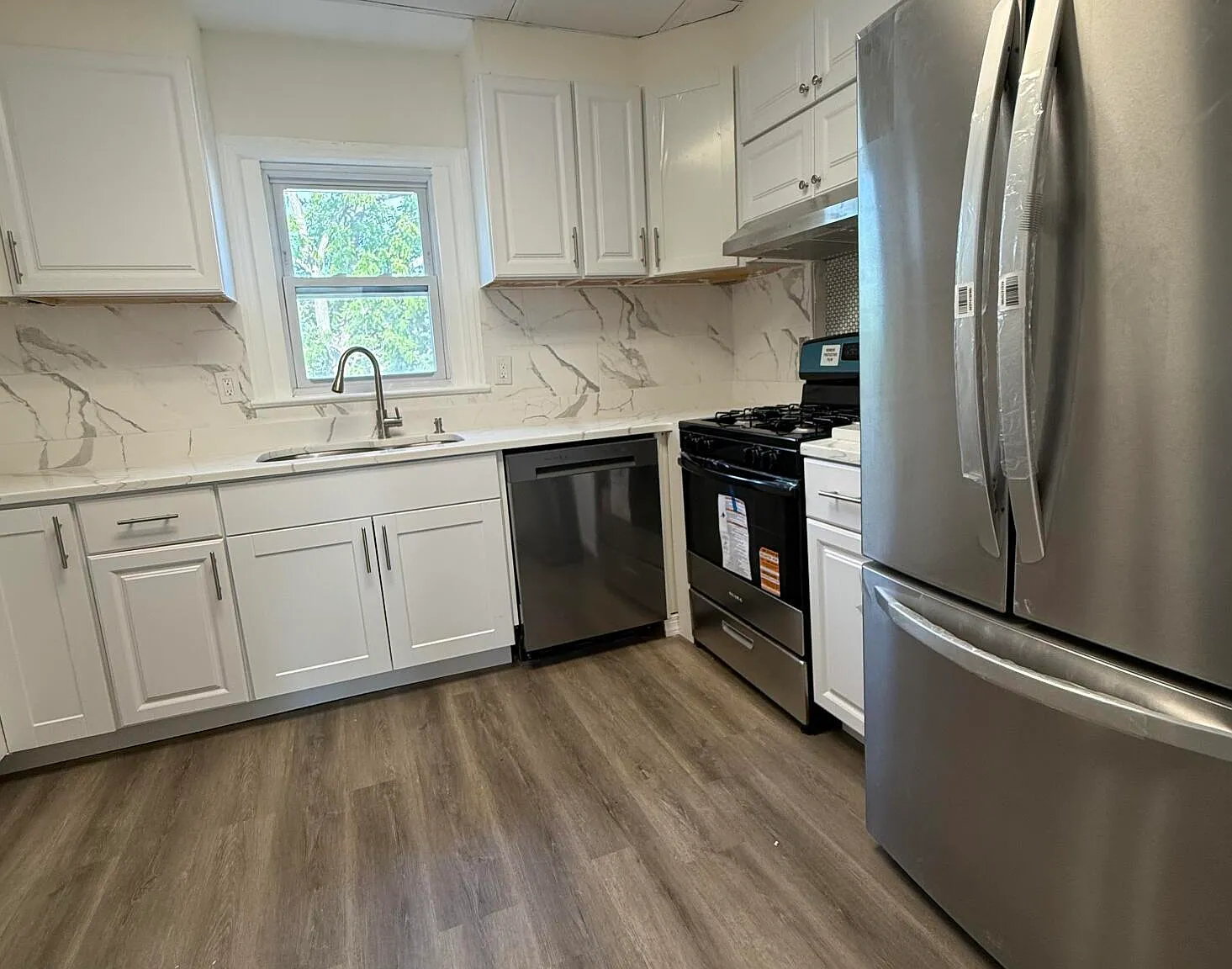2 bed, $2,300 — Photo 1