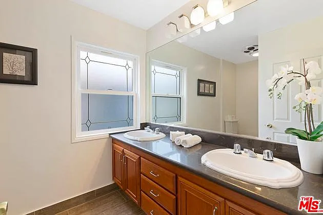7317 Dunfield Ave — Photo 7