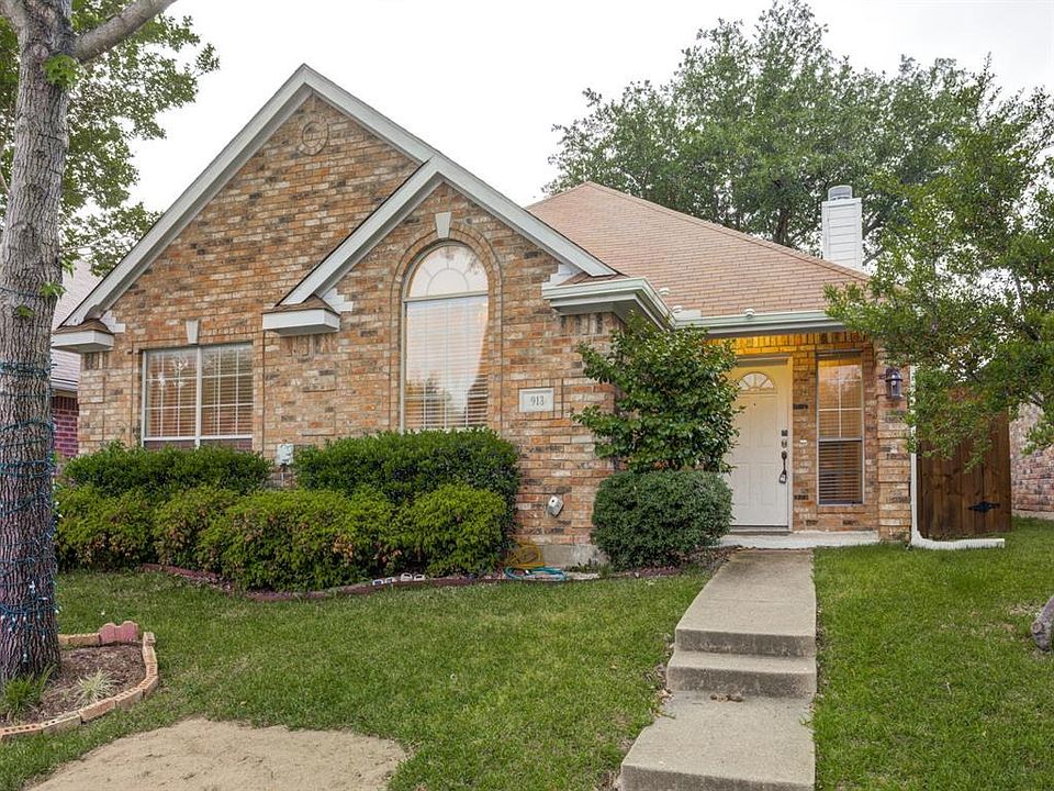 1st image of 913 Haverstraw Pl