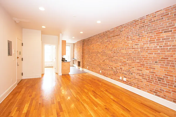 Rented by R New York | media 31