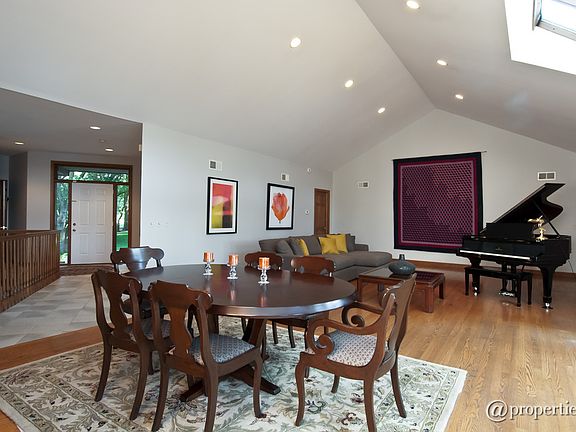 Living Room/Dining Room