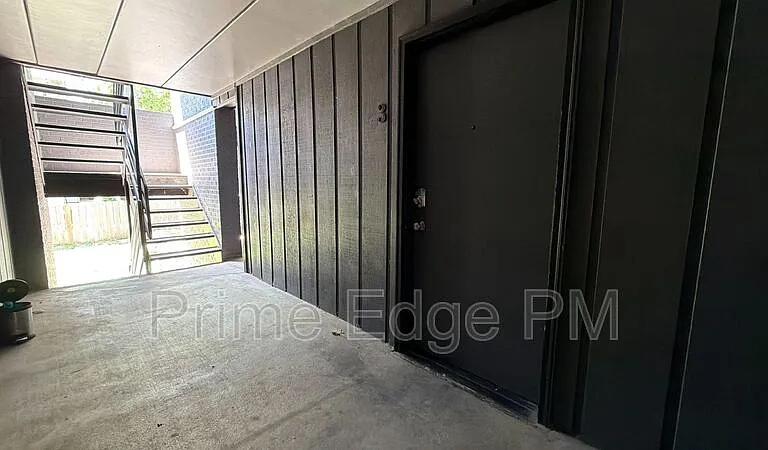 2343 B St #3 — Photo 2