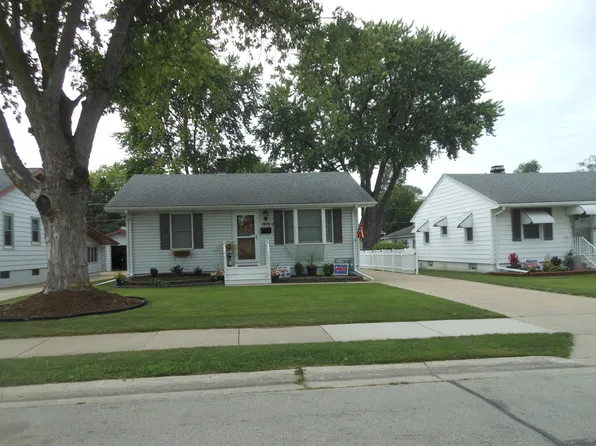 1919 Oakland Ave, Crest Hill, IL 60403
