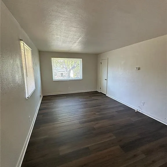 102 E Norman Ave — Photo 10