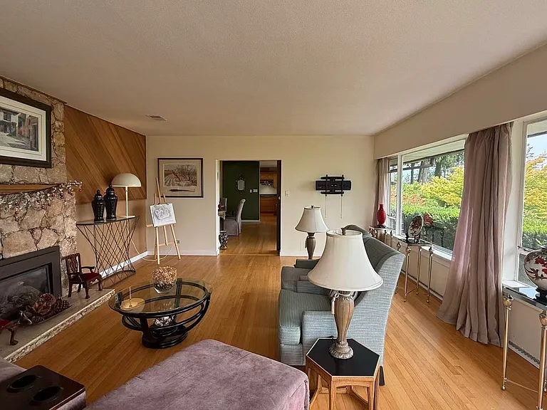 3863 Marine Dr — Photo 4
