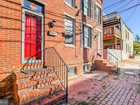 2nd image of 232 E Barney St