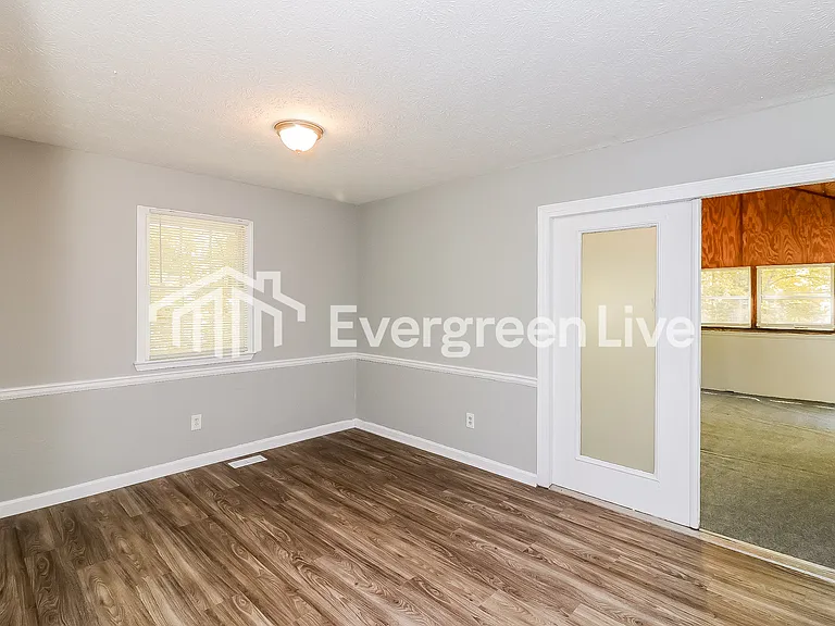 7382 Grovewood Dr — Photo 4