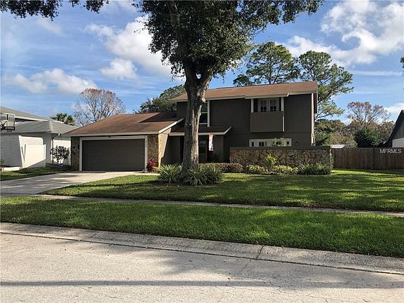 2nd image of 4904 Rockledge Cir