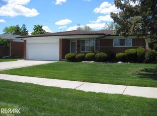 32327 Whitley Cir, Warren, MI