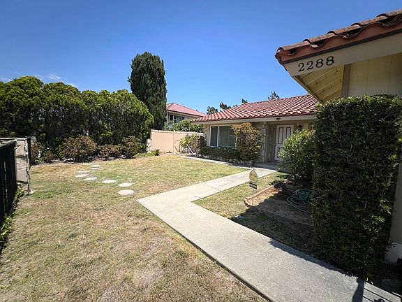 3rd image of 2288 Oldridge Dr