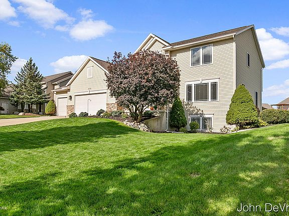 2nd image of 3695 Deena Dr SW