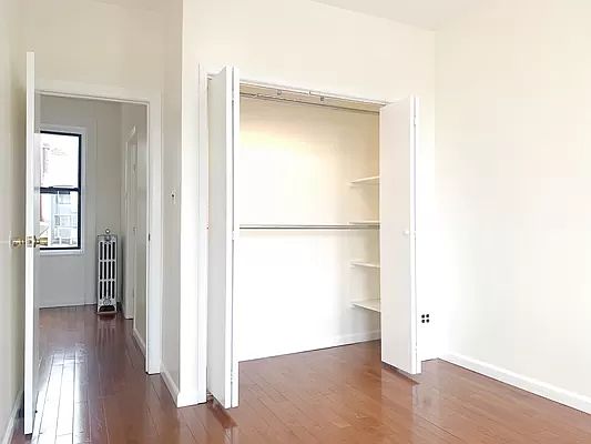 5th image of 156 S 1st St #24