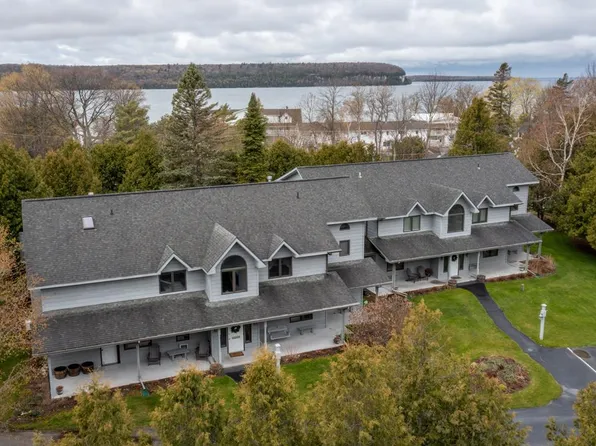 3042 Cedar St #401, Sister Bay, WI 54211
