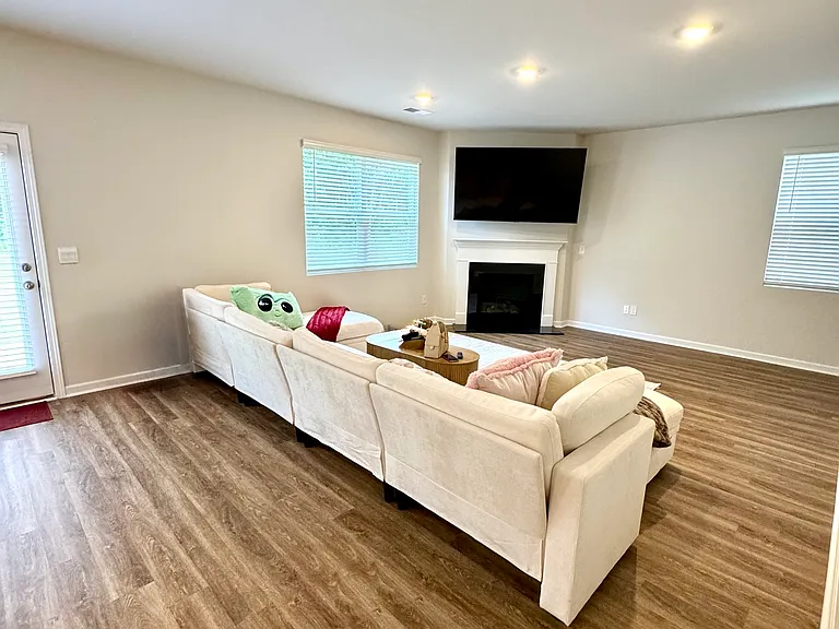 17 Woodbrook Trl — Photo 10