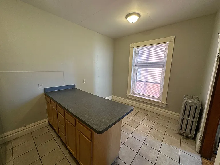 King Ave 222 MLR — Photo 5