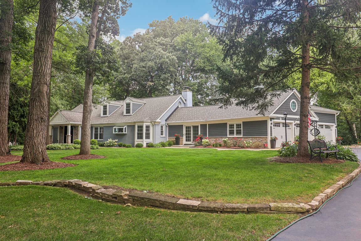 W Palatine Rd-S1508-004.jpg