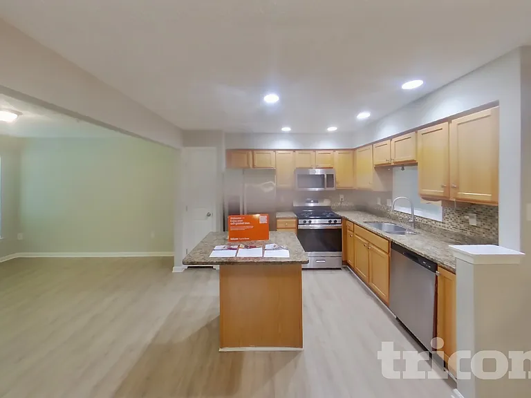 9845 Bayline Cir — Photo 6