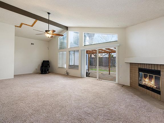 5th image of 3048 Rockford Way